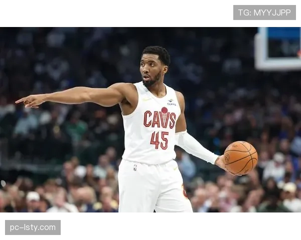 伤病报告:米切尔、莫布利出战成疑,骑士季后赛前遭遇伤病潮 伤病报告:米切尔、莫布利出战成疑,骑士季后赛前遭遇伤病潮