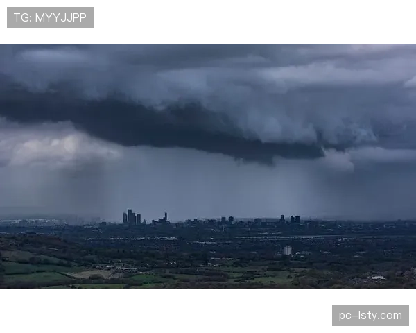 天气预报显示曼彻斯特周末有雨，伊蒂哈德球场排水系统接受检查